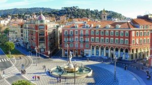 Fragment Placu Massena z Fontanną Słońca