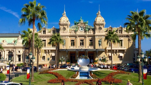 Główna fasada kasyna w Monako Monte Carlo