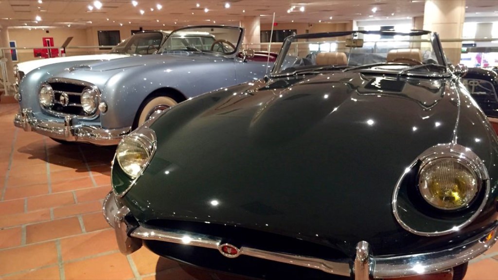 Zabytkowe samochody z kolekcji księcia Monako