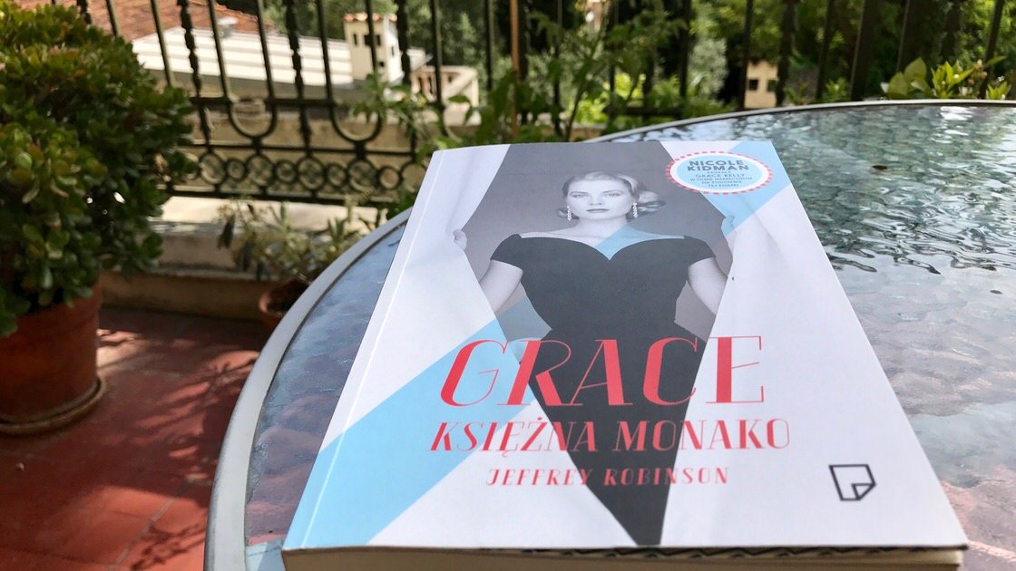 Grace Księżna Monako, Jeffrey Robinson. Książka o Grace Kelly.