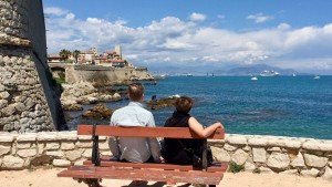 Hotele w Antibes i noclegi w apartamentach Airbnb pozwolą ci podziwiać to piękne miasto na Lazurowym Wybrzeżu.