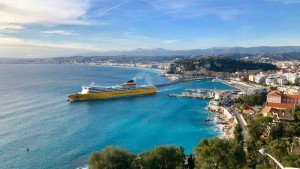 Widok na port w Nicei ze wzgórza Mont Boron