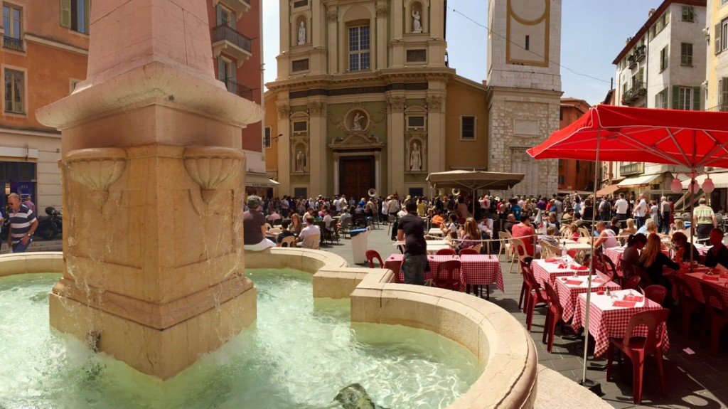 Place Rossetti na Starym Mieście w Nicei