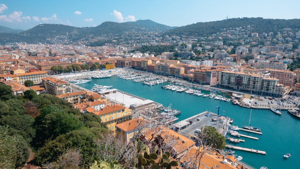Stary Port w Nicei, widok ze Wzgórza Zamkowego