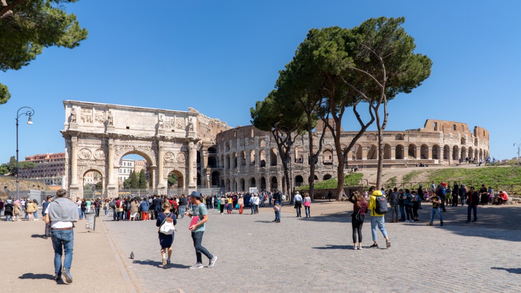 Koloseum i Łuk Konstantyna Wielkiego w Rzymie